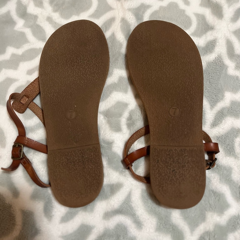Women’s Open Toed Sandals - Picture 3 of 3